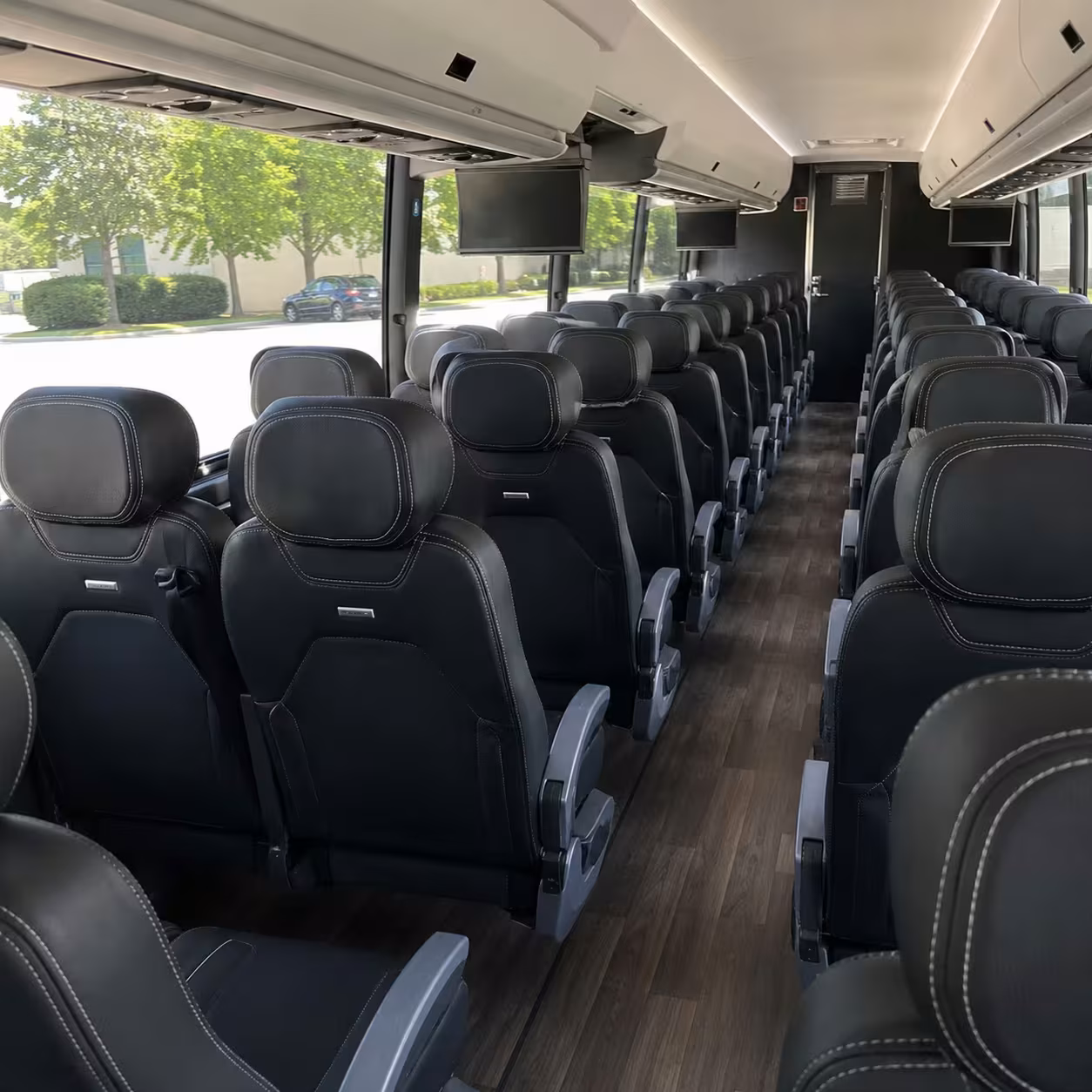 santee charter buses for airport transfers and deployments